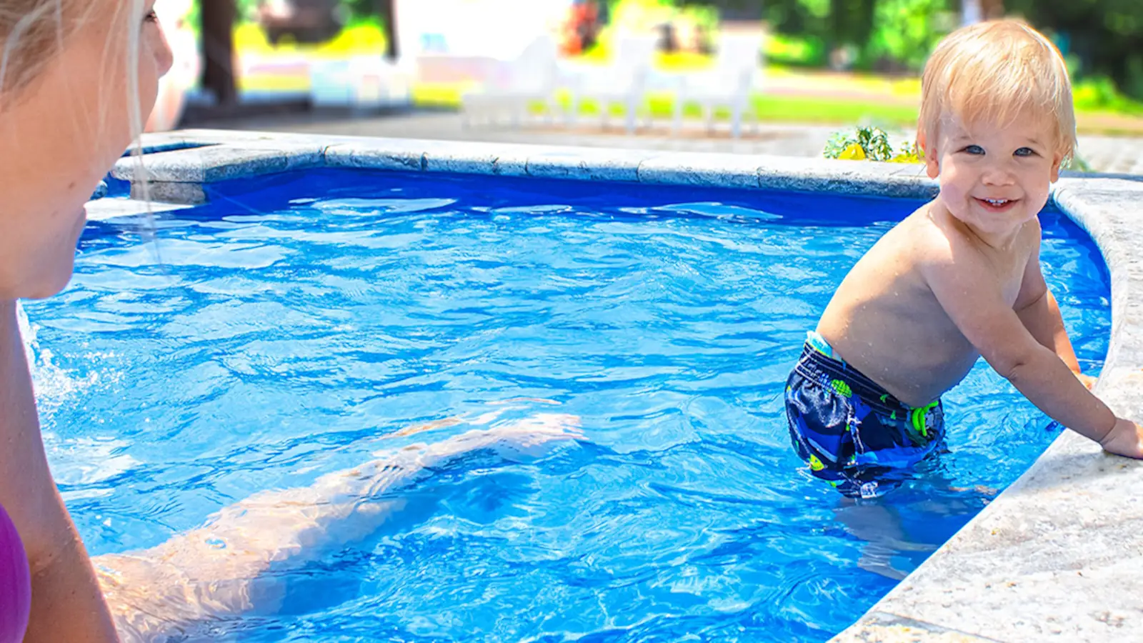 The Quartz™ tanning ledge