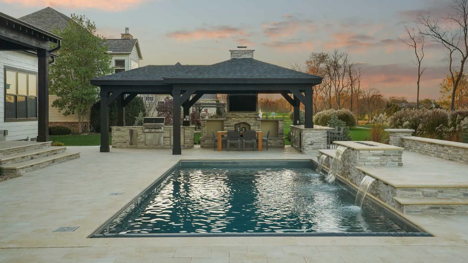 Leisure Pools Columbus: fiberglass pool installations for Ohio