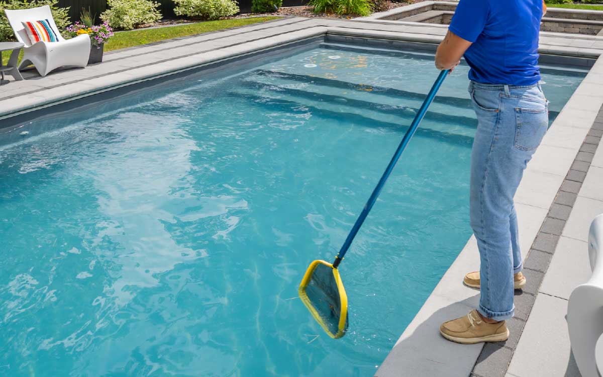 Pool_Maintenance-3MaintenanceCare Fiberglass pool maintenance and care services for Columbus, OH